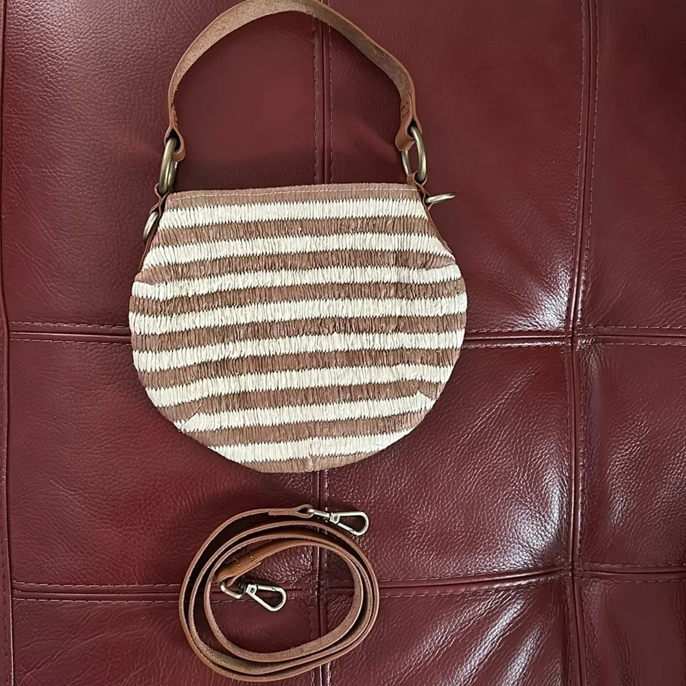 Soludos  Raffia ISLA Crossbody Bag - Picture 5 of 7
